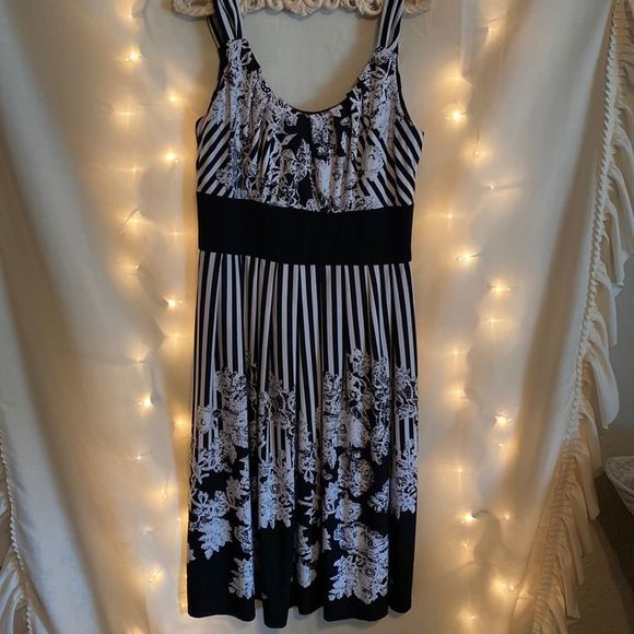 R & M Richards Dresses & Skirts - R&M Richards dress